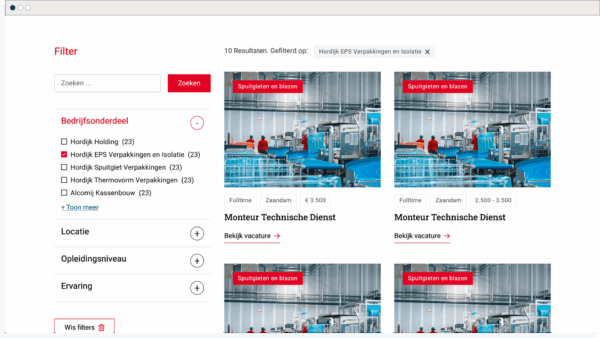 Pagina van de website van Koninklijke Hordijk met vacatureoverzicht. Te zien zijn filters voor bedrijfsonderdeel en vacatures voor de functie Monteur Technische Dienst met productielijnen op de achtergrond.